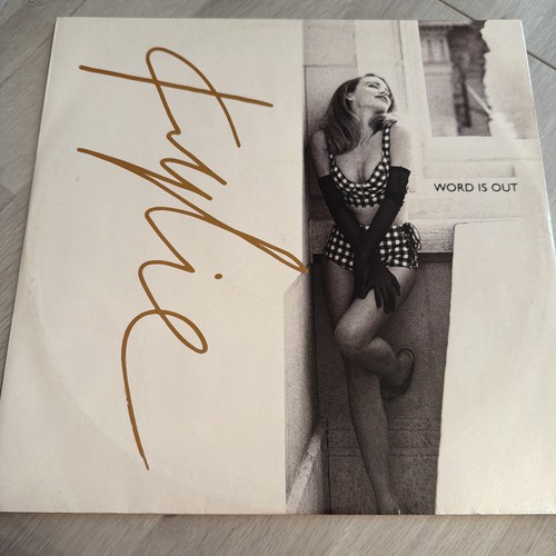 Kylie minogue word out pwlt - kylie,